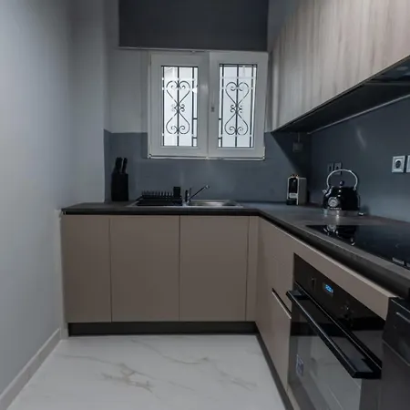 Oasis - Timeless Comfort At The Acropolis