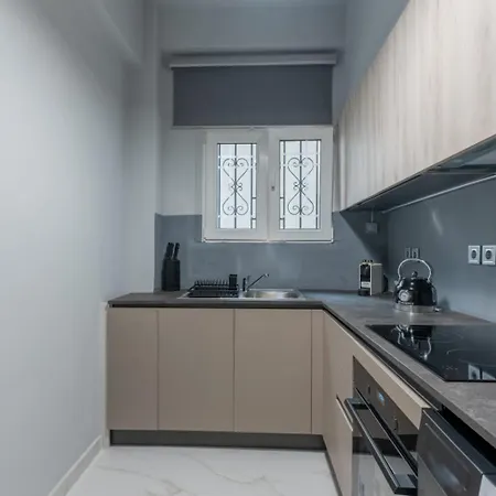 Oasis - Timeless Comfort At The Acropolis Apartment Athens