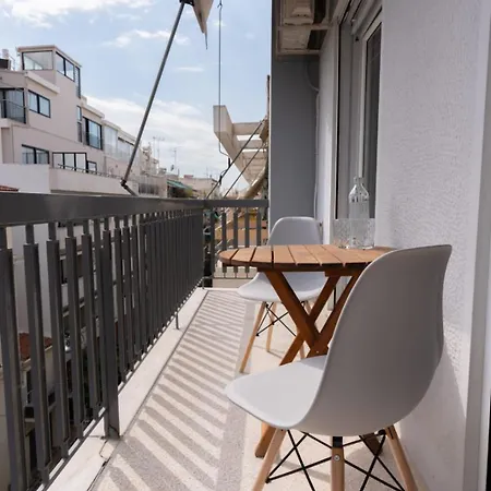 Oasis - Timeless Comfort At The Acropolis Apartment