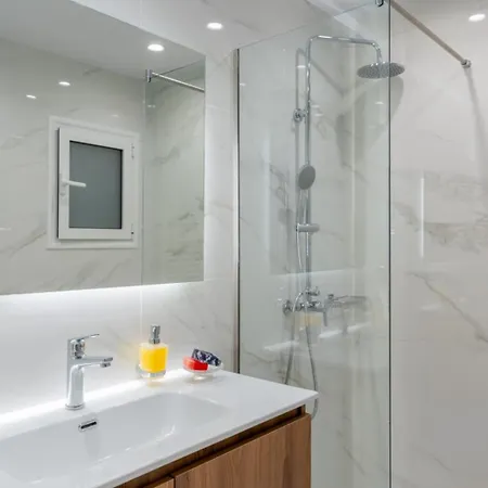 Oasis - Timeless Comfort At The Acropolis *