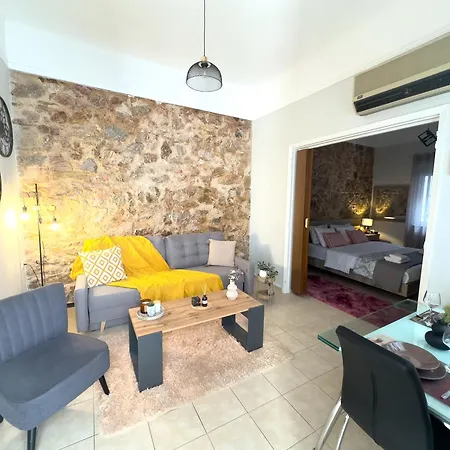 Apartamento Cozy With Yard & Charm In *
