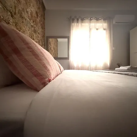 Apartamento Cozy With Yard & Charm In *