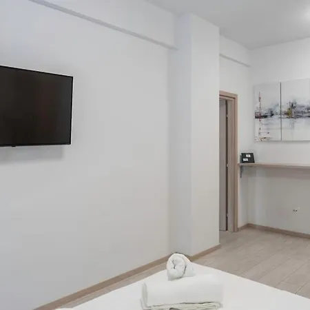 New And Renovated Close To Megaro Mousikis * Αθήνα