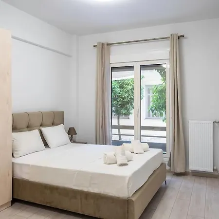 New And Renovated Close To Megaro Mousikis Διαμέρισμα *