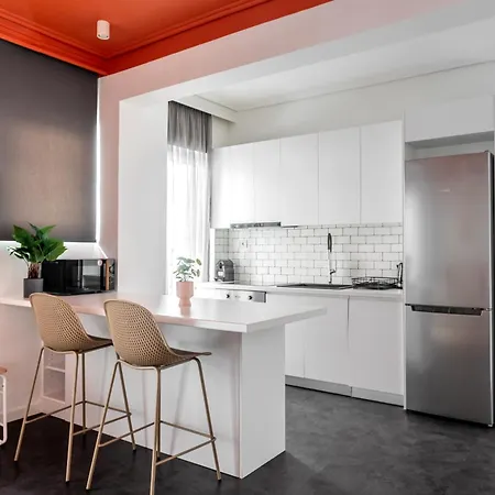 Onezerotwo By Zoia Living Aparthotel *