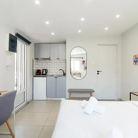Chic Rooftop W/ Terrace - Near Acropolis Apartment