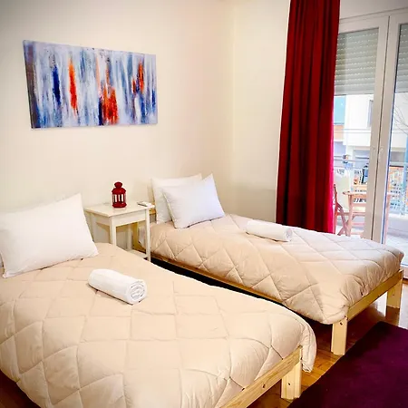 Spacious 2 Bedroom Downtown - Explore Center By Foot *