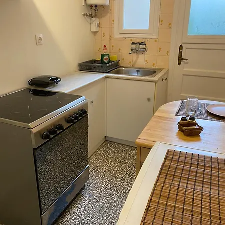 Spacious 2 Bedroom Downtown - Explore Center By Foot Athens