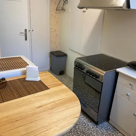Spacious 2 Bedroom Downtown - Explore Center By Foot *