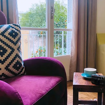 Spacious 2 Bedroom Downtown - Explore Center By Foot Apartment *