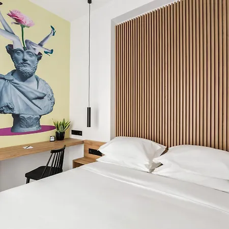Hotel The Q *