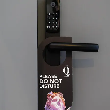 Hotel The Q *