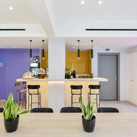 Hotel The Q Atene