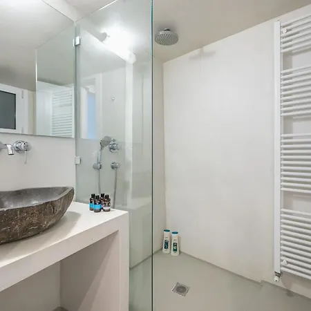 Pame - 2bd & 2ba Home, 4 Min To Acropolis Athens