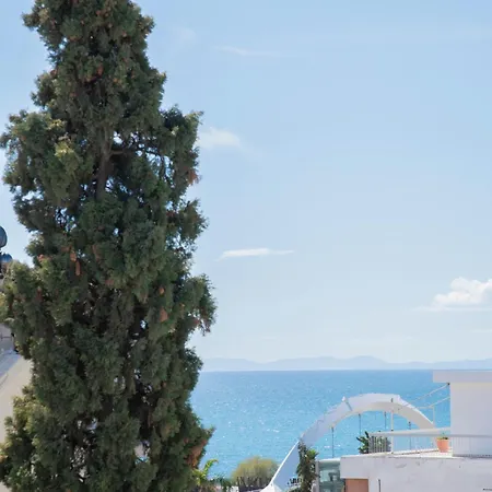 Celia Apartahotel Atenas