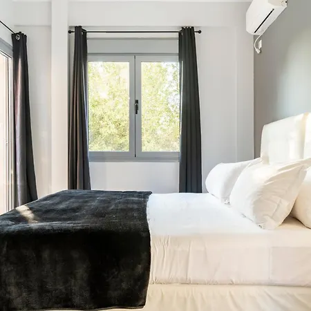 Eclipse Riviera Cinema Apartment *