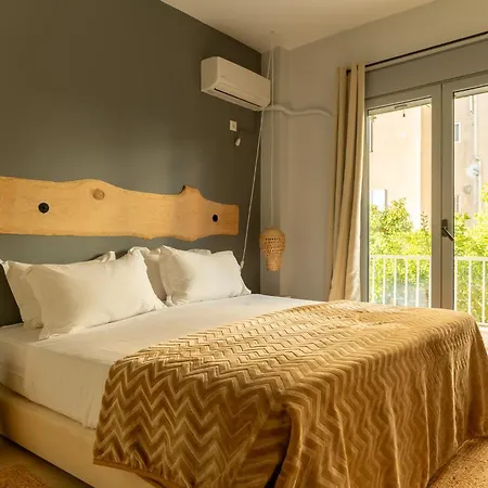 Eclipse Riviera Cinema Apartment