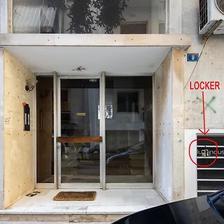 Spacious With Partial Acropolis View * Athens