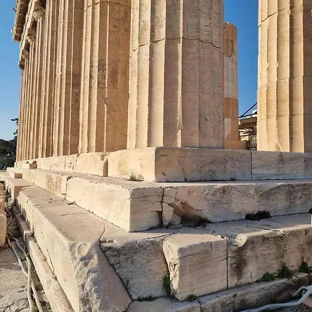 στούντιο διπλα στην ακρόπολη * Athens