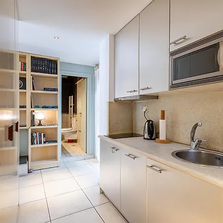 Arthome Acropolis View Apartment