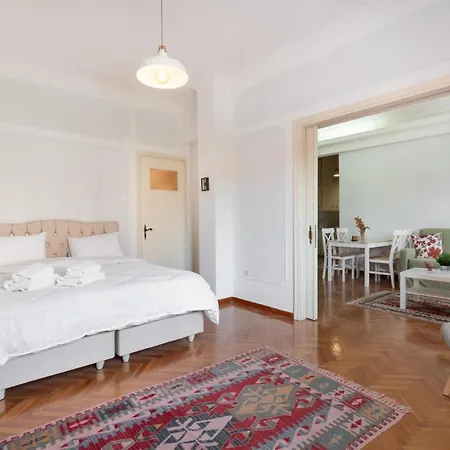 Apartment Super In Syntagma By Athenian Keys