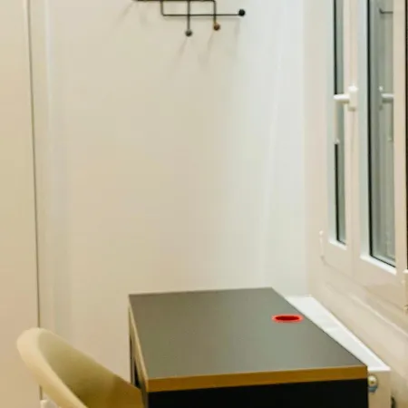 Apartment Antinoros Inn, Stylish Apartment,3' To Metro *