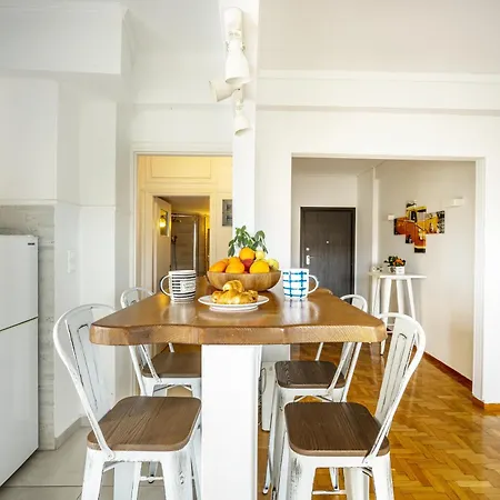 Stunning Acropolis View From A Sunny Renovated Apartment Athens