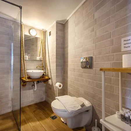 Stunning Acropolis View From A Sunny Renovated Apartment Athens