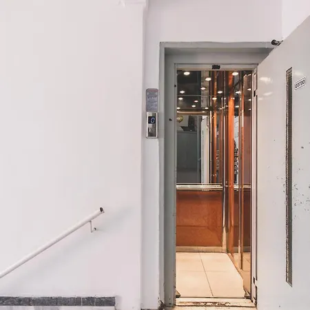 Luxury Flat In Historical Athens-livingstone Opal