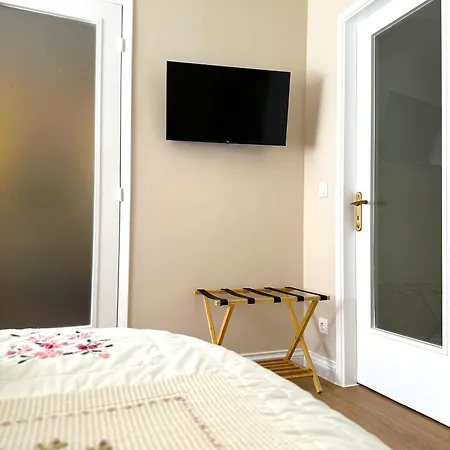 Queens Avenue Apartment