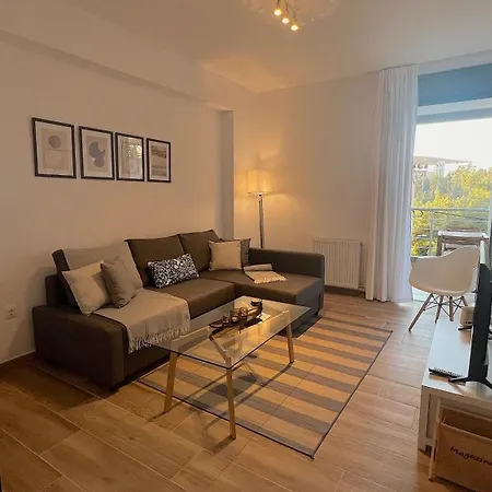 Pentelis Cozy In Paleo Faliro