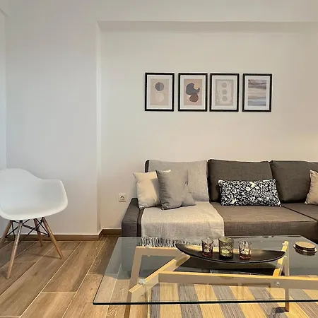 Pentelis Cozy In Paleo Faliro