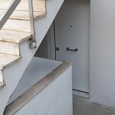 Stylish Near Hilton, Self Check-in! Apartment *