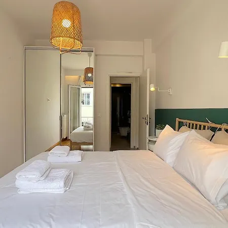 Apartment Pirgotelous Spacious 3bdr In Pangrati *