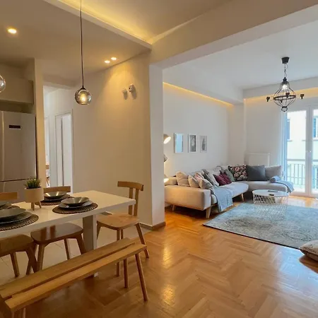 Apartment Pirgotelous Spacious 3bdr In Pangrati Athens