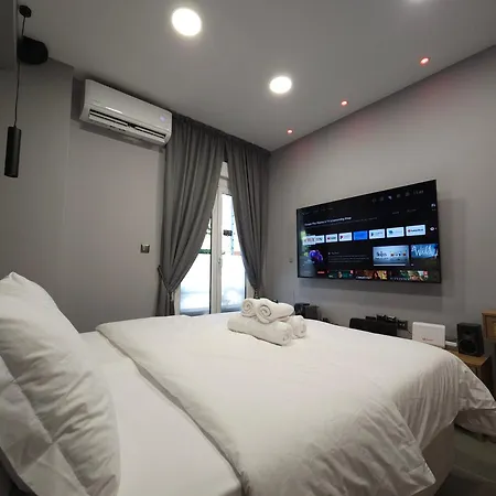Dione Luxury Business In The Heart Of Apartment Athens