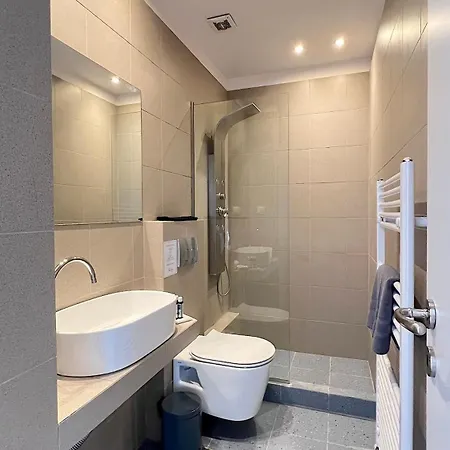 Apartment Pirgotelous Spacious 3bdr In Pangrati *