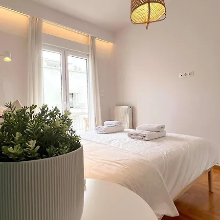 Pirgotelous Spacious 3bdr In Pangrati Athens