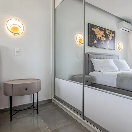 Two Bedroom Sea View In Glyfada *
