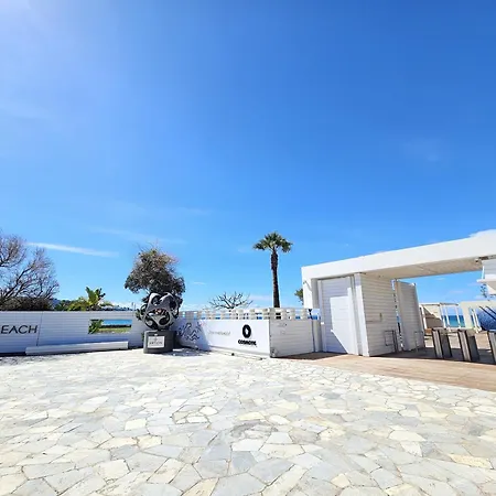 Vouliagmeni Gardensuite Astir Apartment