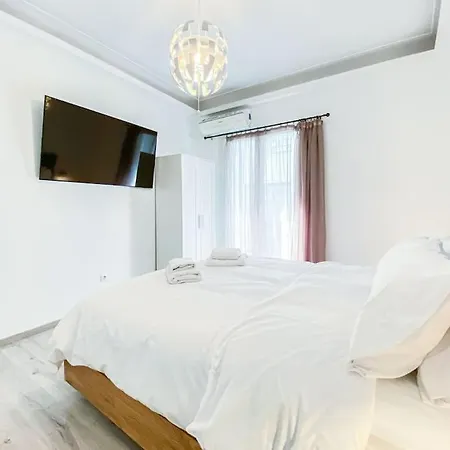 Syntagma Square, 60sqm Platinum Athens