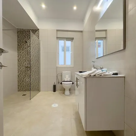 Glenvar Heights A2 Spacious In Paleo Faliro *