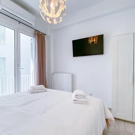 Syntagma Square, 60sqm Platinum * Athens
