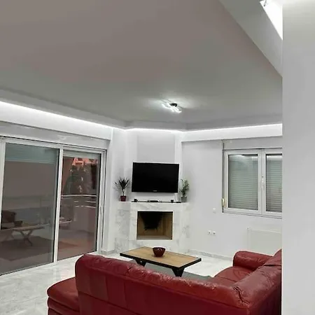Apartment Glyfada 3 Bed: Modern & Cozy *