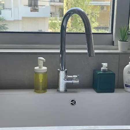 Glyfada 3 Bed: Modern & Cozy Apartment Athens
