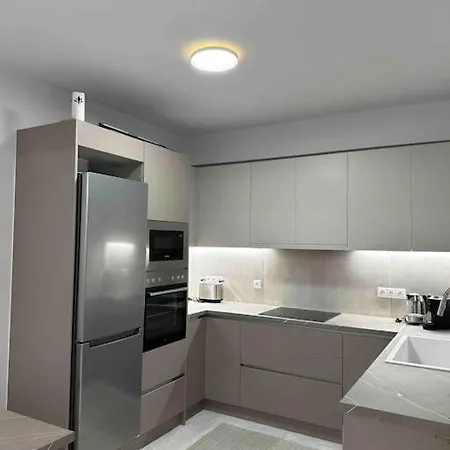 Glyfada 3 Bed: Modern & Cozy Athens