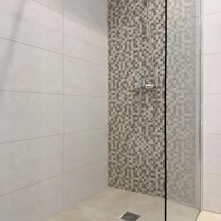 Glenvar Heights A2 Spacious In Paleo Faliro *
