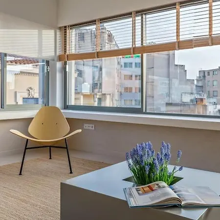The Hostmaster Lighthouse Effect Apartment
