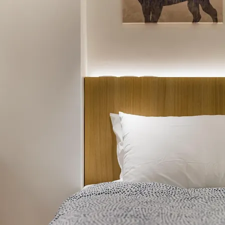 Modern & Stylish 1 Bdr Apartment *