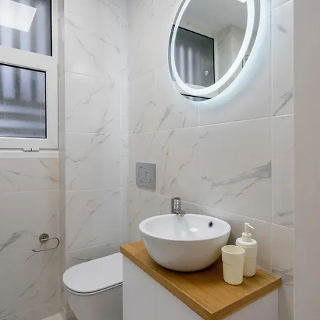 Athenian Elegance Apartment *